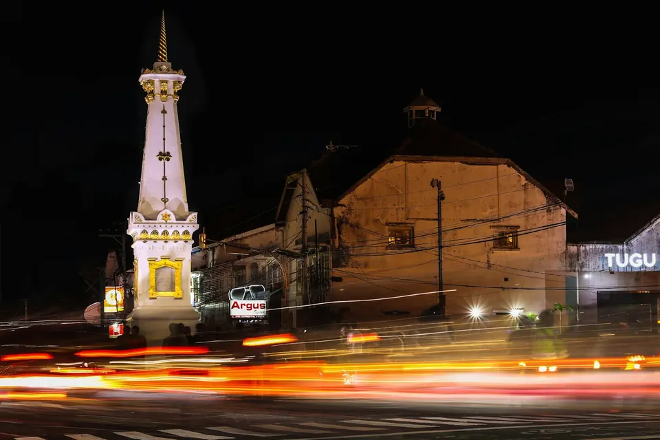 Tugu Jogja monument at night, Yogyakarta